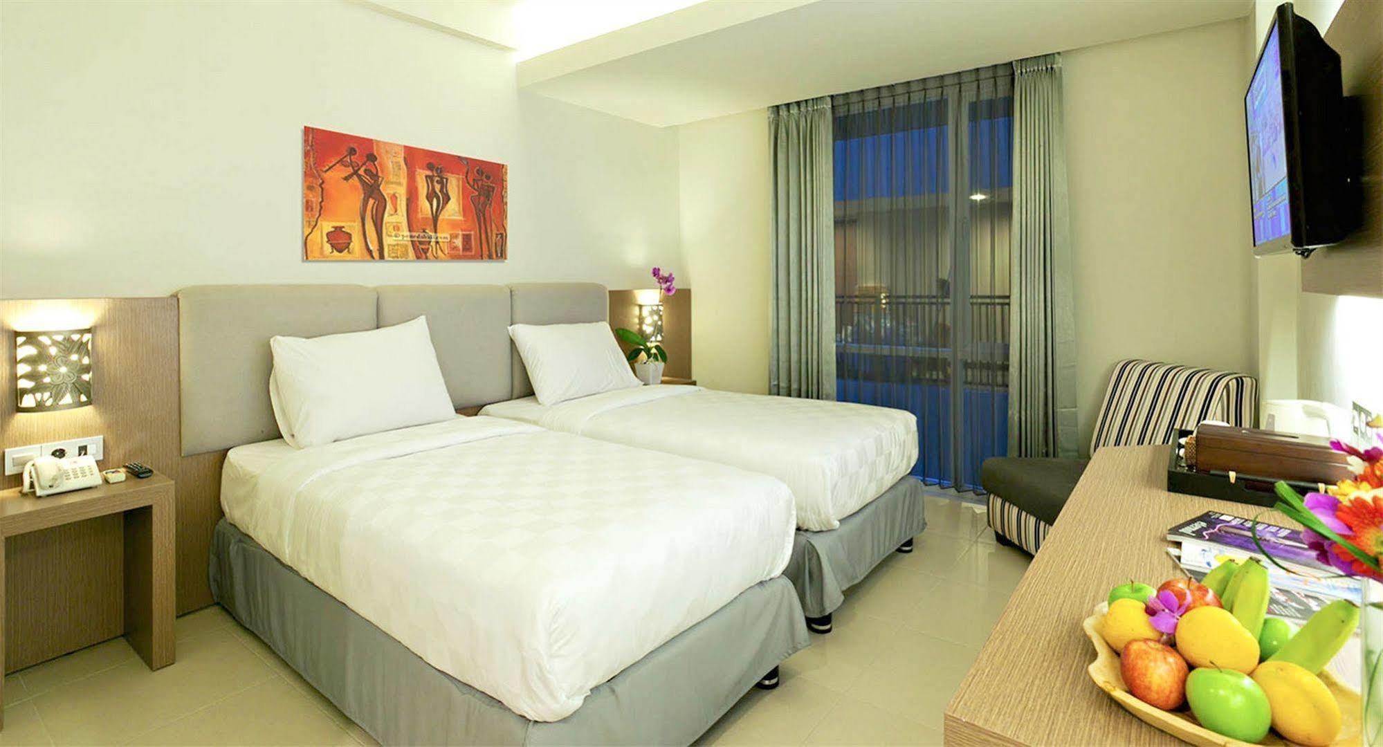 Euphoria Hotel Легиан Экстерьер фото