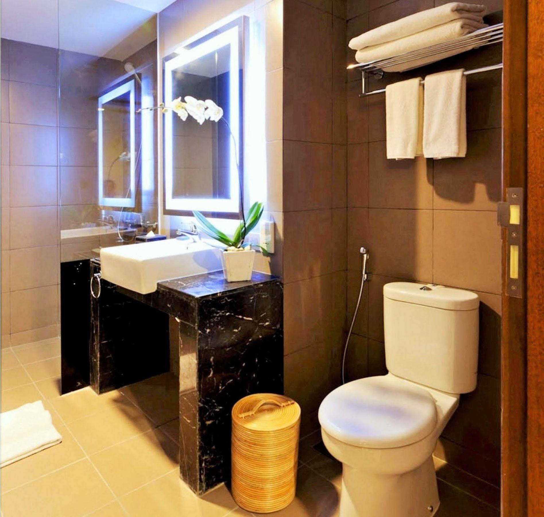 Euphoria Hotel Легиан Экстерьер фото