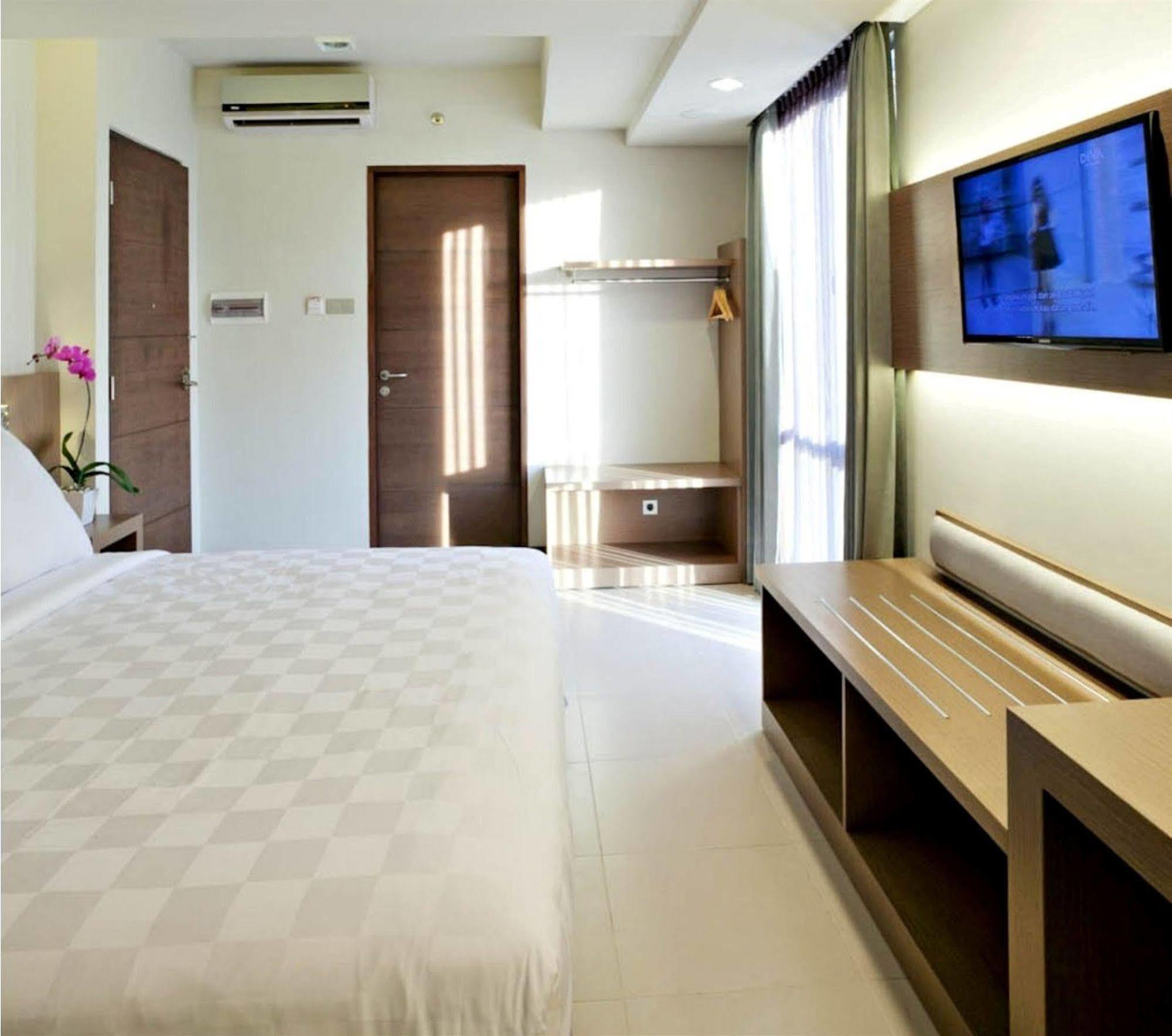 Euphoria Hotel Легиан Экстерьер фото