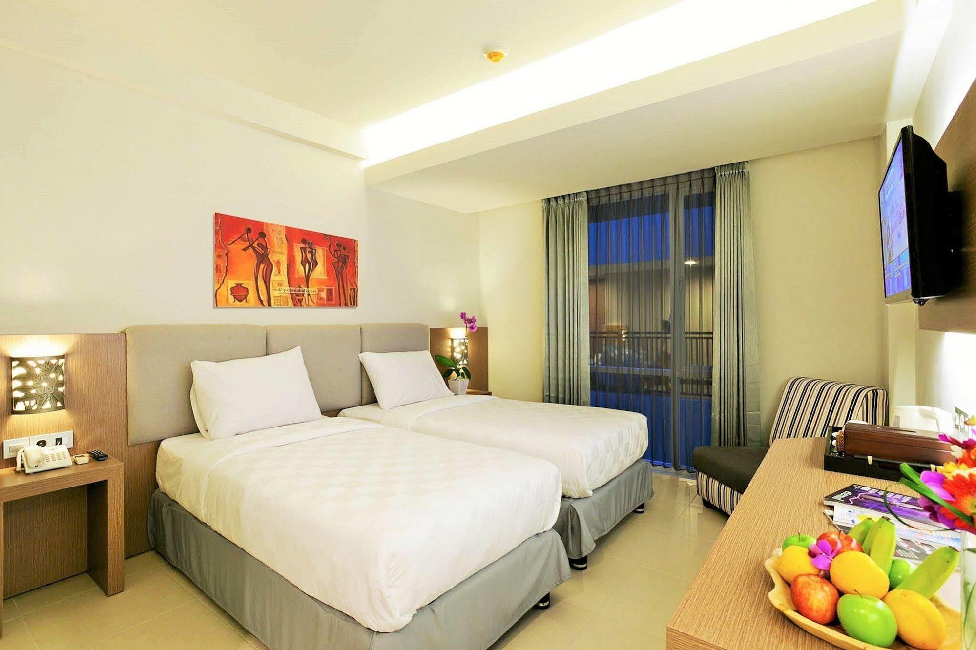 Euphoria Hotel Легиан Экстерьер фото