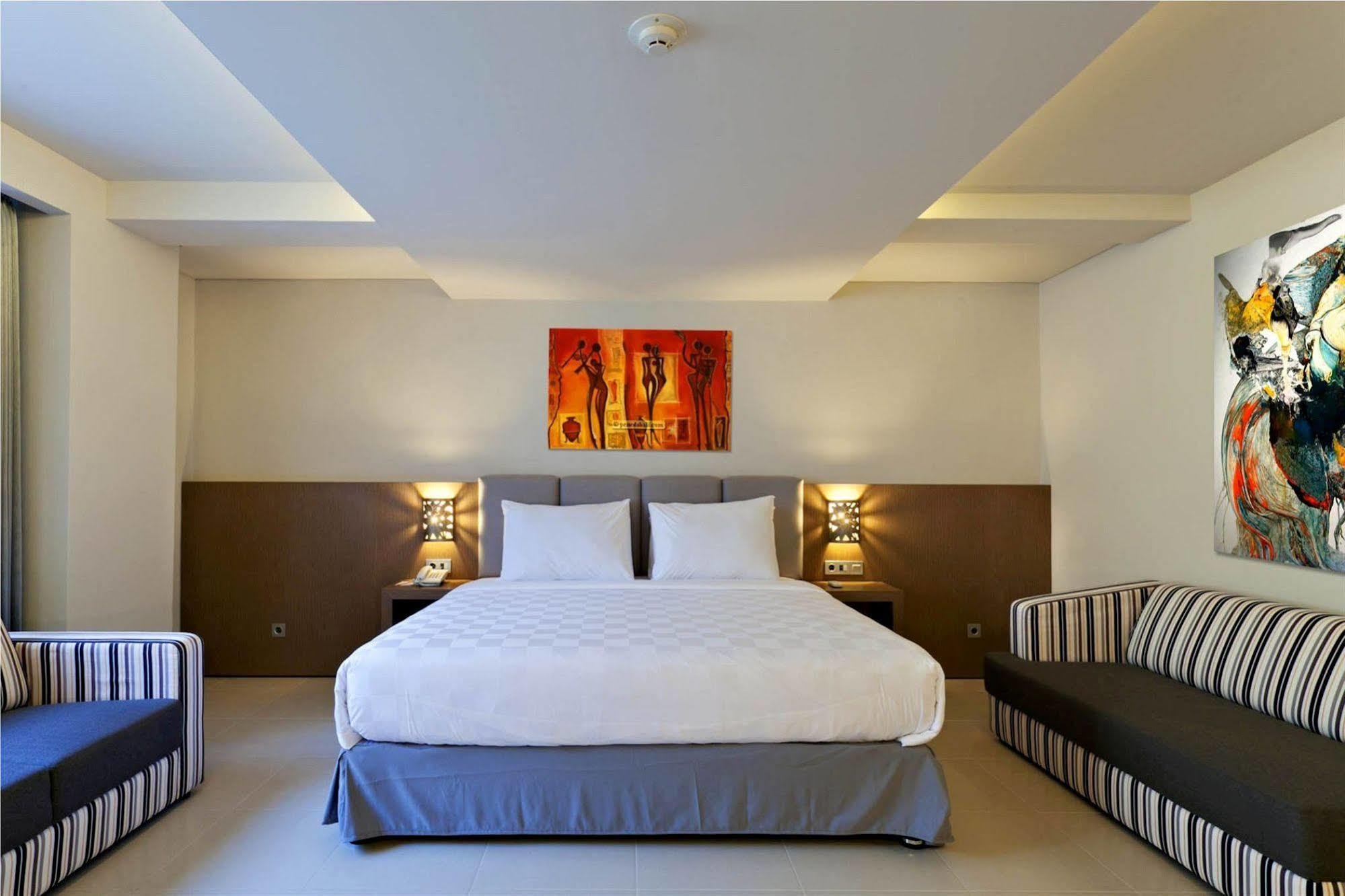 Euphoria Hotel Легиан Экстерьер фото