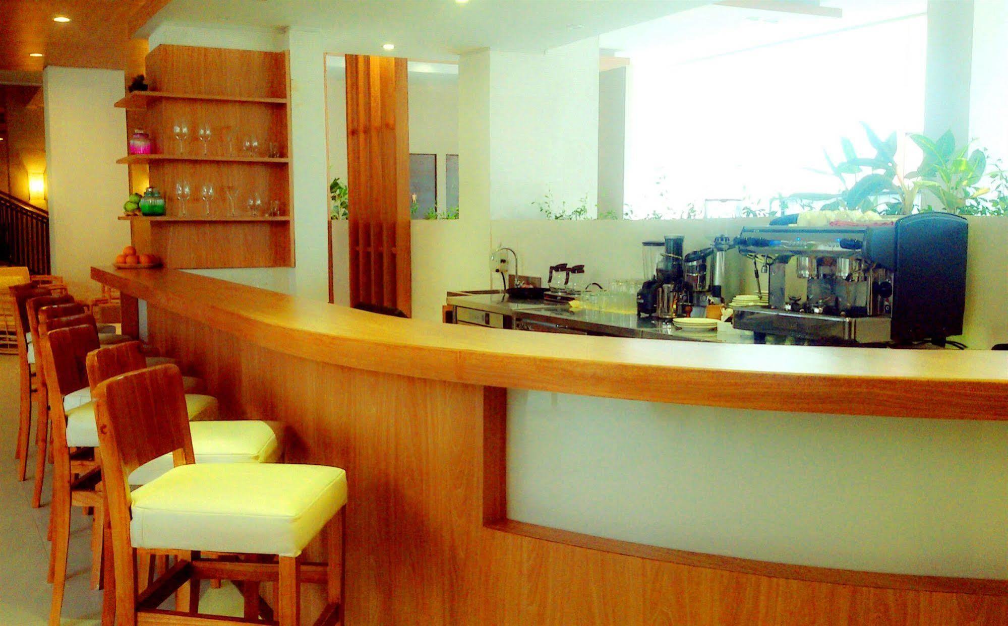 Euphoria Hotel Легиан Экстерьер фото
